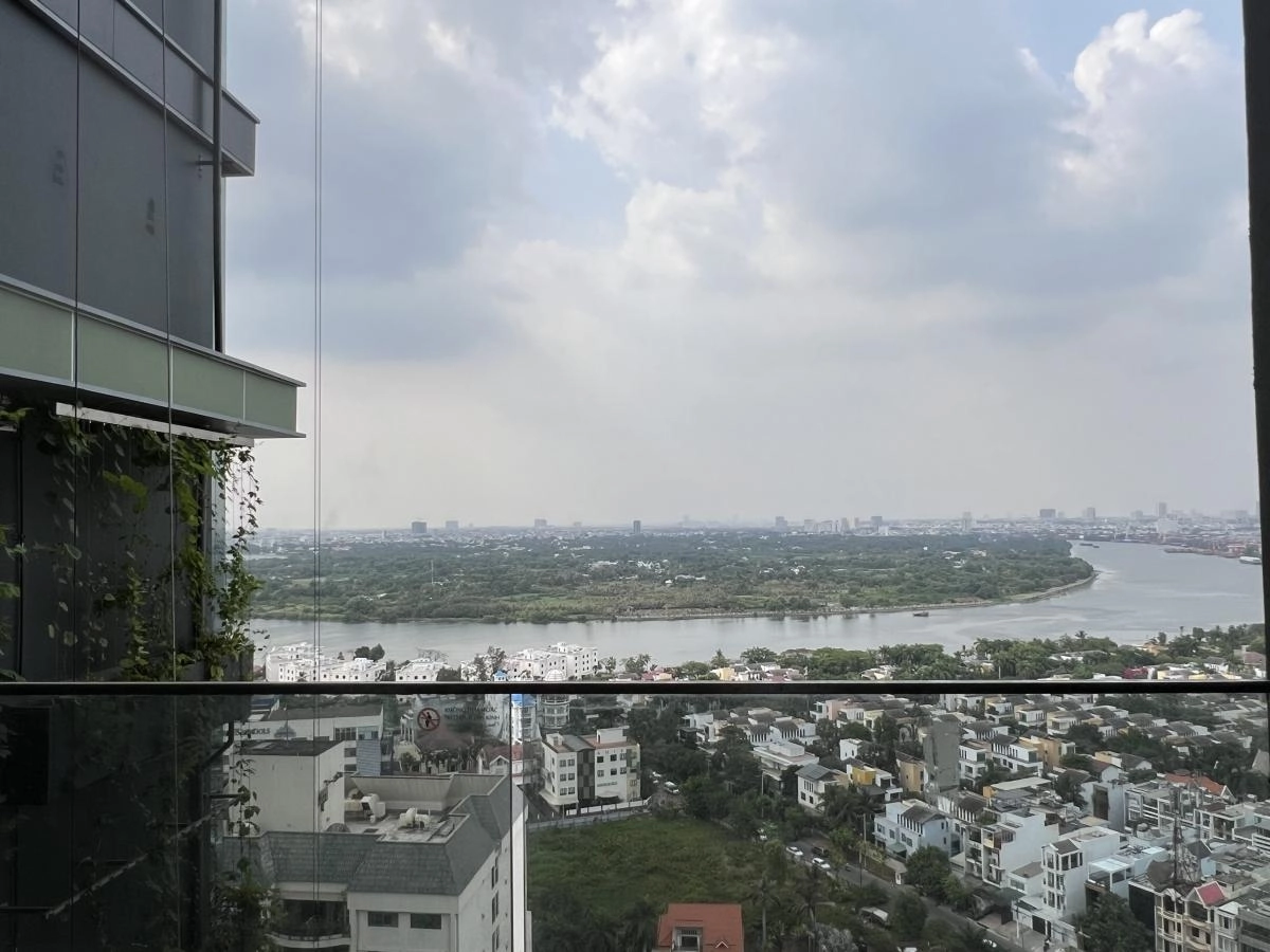 Lumiere Riverside view sông
